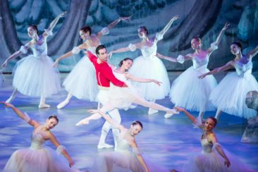 Boulder-Ballet_Nutcracker_photo-by-Eli-Akerstein_2-640x427